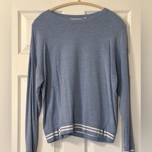 Vineyard Vines Blue Crewneck Split Hem Shirt Size M Gently Used